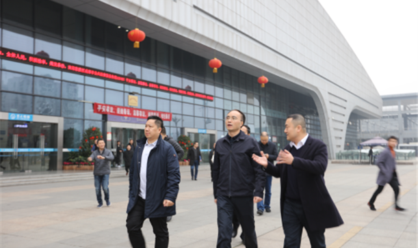 区委副书记、代区长王忠诚到新都客运 枢纽站检查春节安全工作